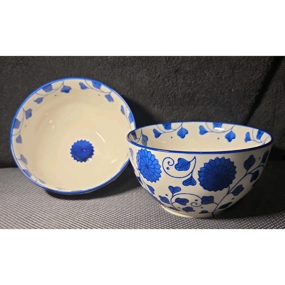 Set Of 2 certified international bowls Blue & White Floral Design 6 In Diameter